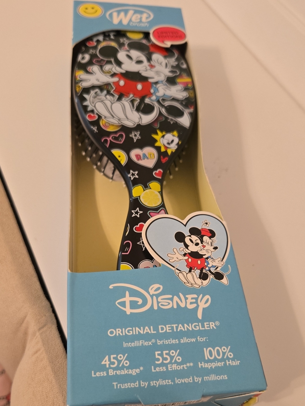 Disney Mickey & Minnie Detangling Hair Brush - Black with Red Accents Nwt - Picture 3 of 3